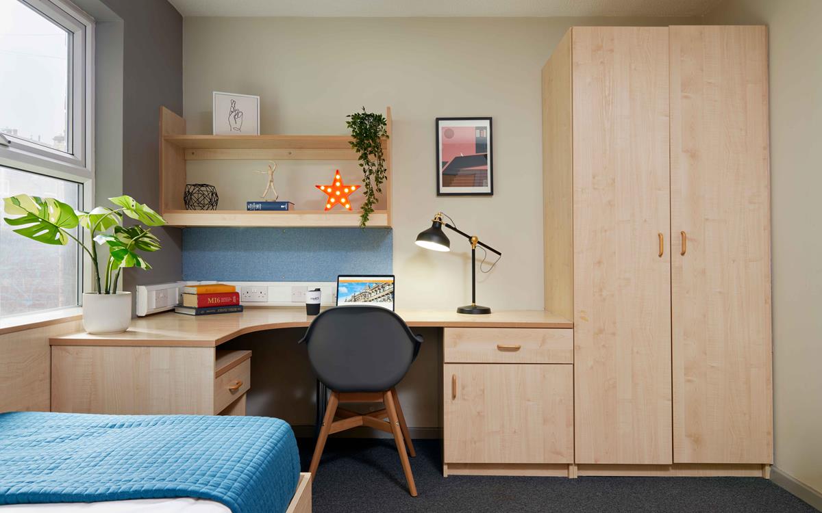 Huddersfield student accommodation desk